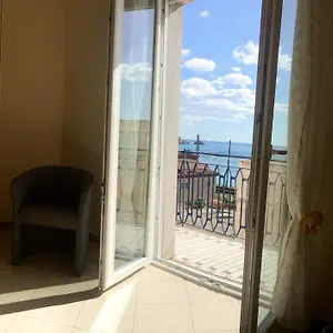https://holiday-rentals-taormina.taorminaitalyhotels.com